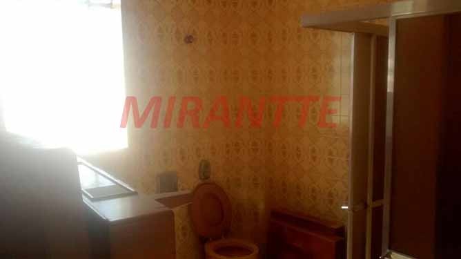 Sobrado com 2 quartos em Santa Teresinha