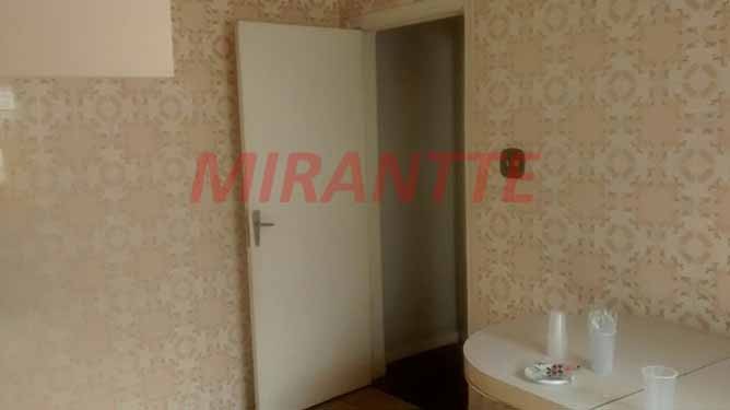 Sobrado com 2 quartos em Santa Teresinha