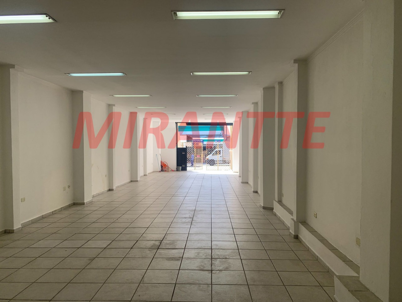 Comercial de 300m² em Imirim