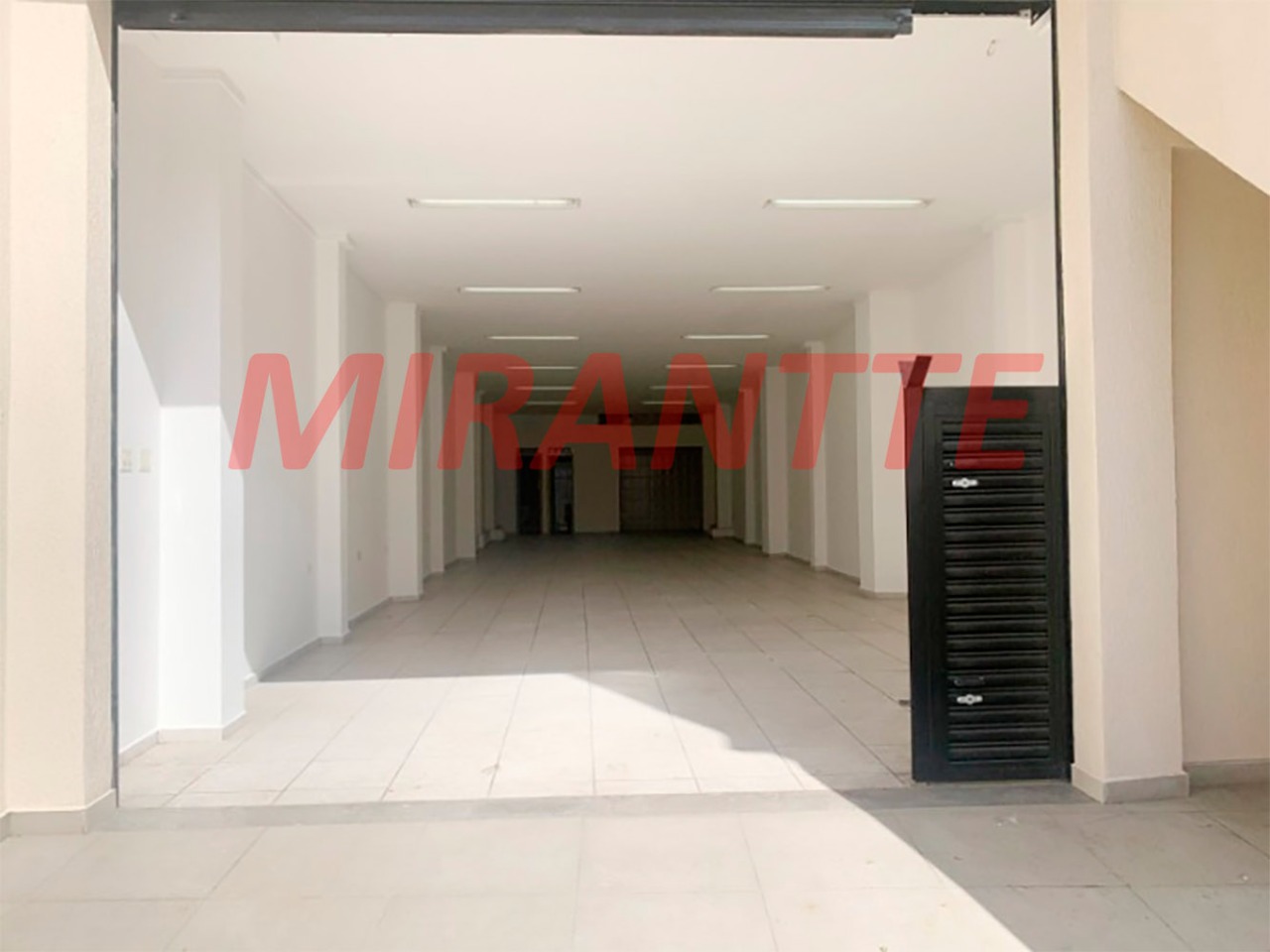 Comercial de 300m² em Imirim