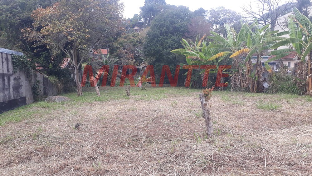 Terreno de 1734m² em Horto Florestal