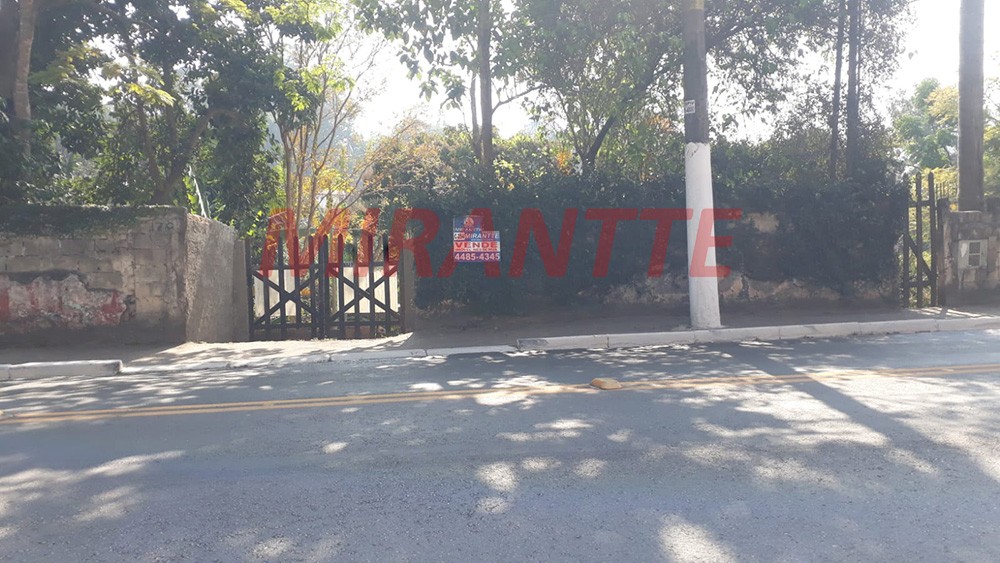 Terreno de 1734m² em Horto Florestal