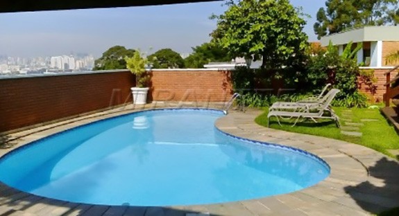Sobrado de 795m² com 4 quartos em Jardim São Bento