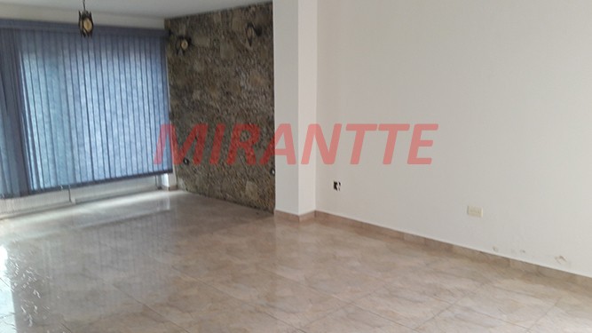Casa terrea de 240m² com 3 quartos em Chora Menino