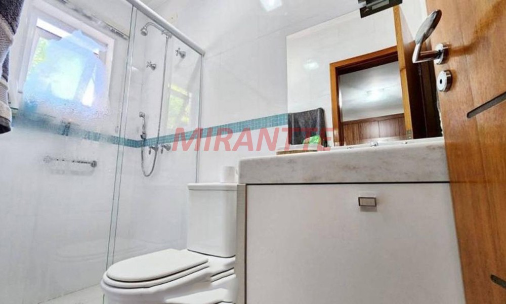 Sobrado de 300m² com 3 quartos em Jardim Floresta