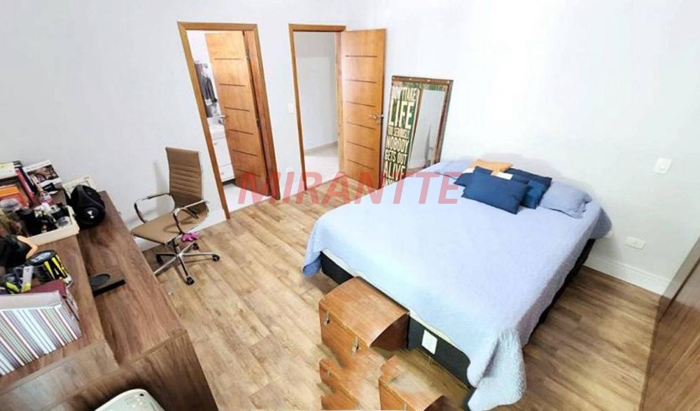 Sobrado de 300m² com 3 quartos em Jardim Floresta