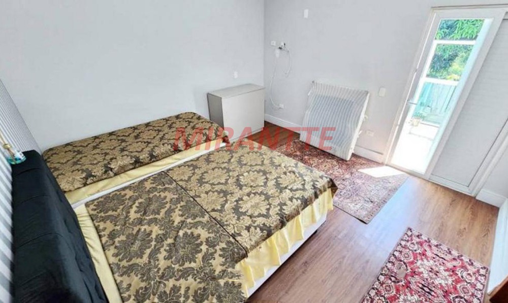 Sobrado de 300m² com 3 quartos em Jardim Floresta