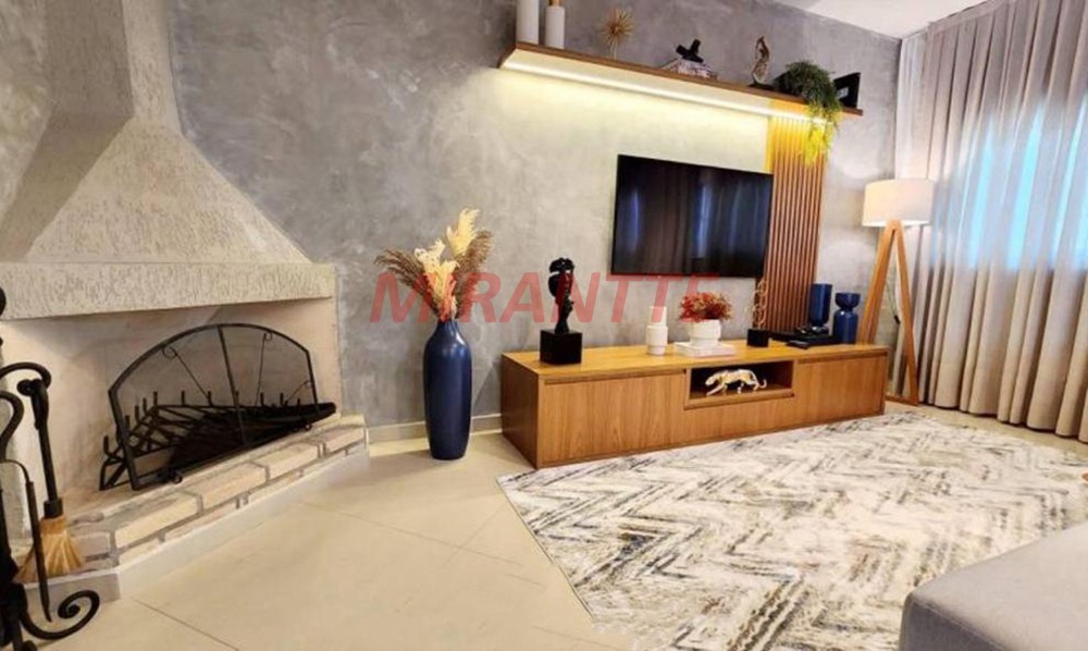 Sobrado de 300m² com 3 quartos em Jardim Floresta