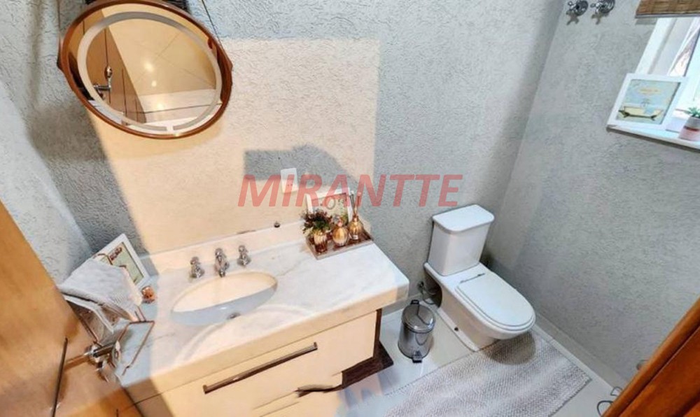 Sobrado de 300m² com 3 quartos em Jardim Floresta