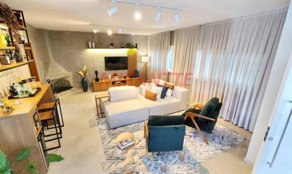 Sobrado de 300m² com 3 quartos em Jardim Floresta
