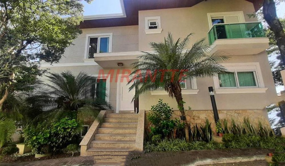 Sobrado de 300m² com 3 quartos em Jardim Floresta