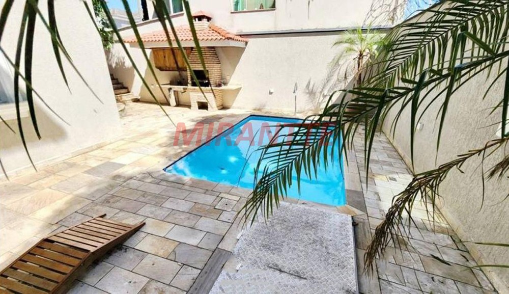 Sobrado de 300m² com 3 quartos em Jardim Floresta
