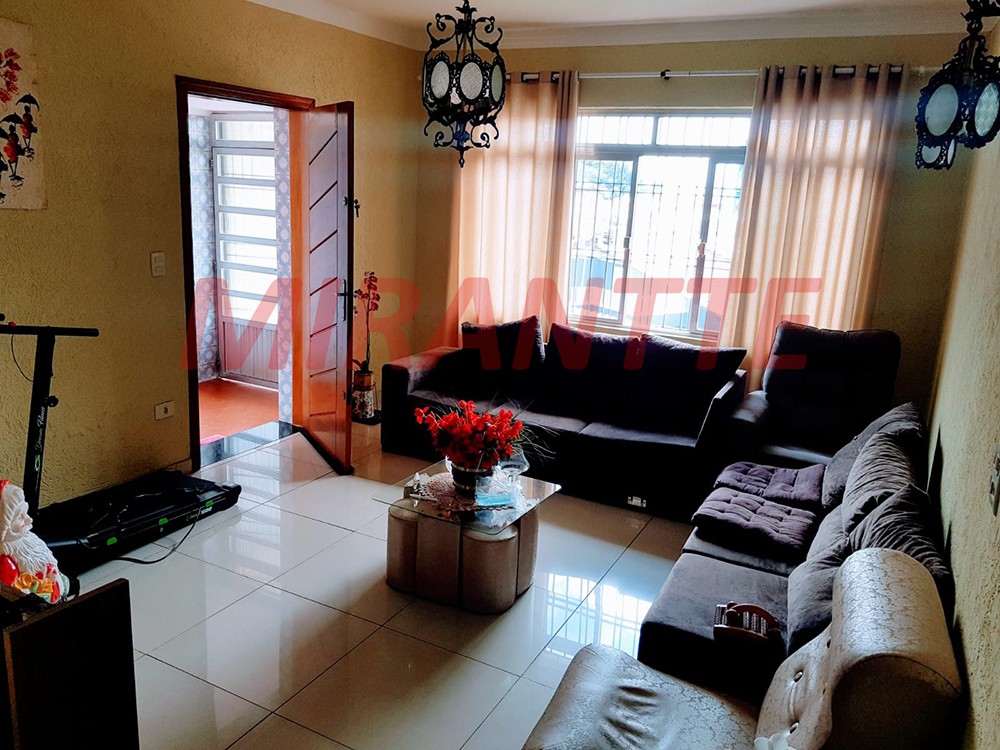 Casa terrea com 3 quartos em Vila Gustavo