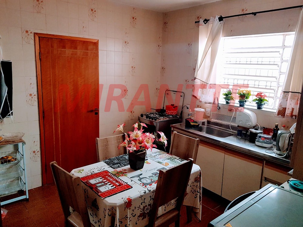 Casa terrea com 3 quartos em Vila Gustavo