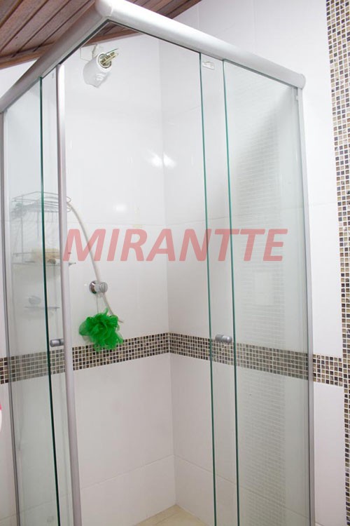 Cond. fechado de 174m² com 4 quartos em Santa Teresinha