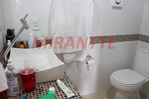 Cond. fechado de 174m² com 4 quartos em Santa Teresinha