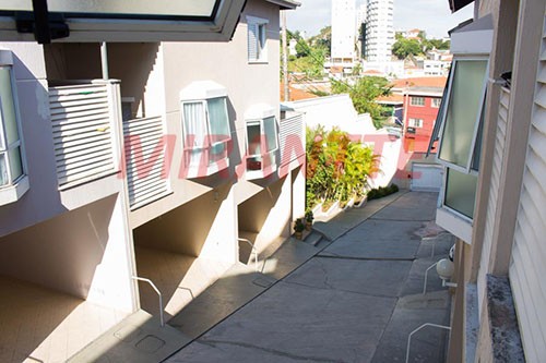 Cond. fechado de 174m² com 4 quartos em Santa Teresinha
