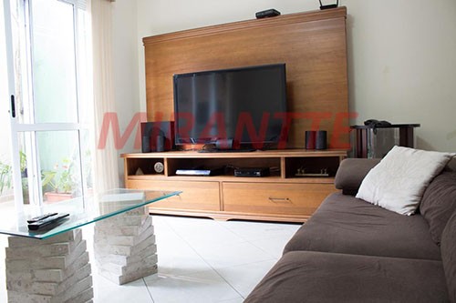 Cond. fechado de 174m² com 4 quartos em Santa Teresinha
