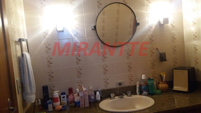 Sobrado de 197m² com 4 quartos em Horto Florestal