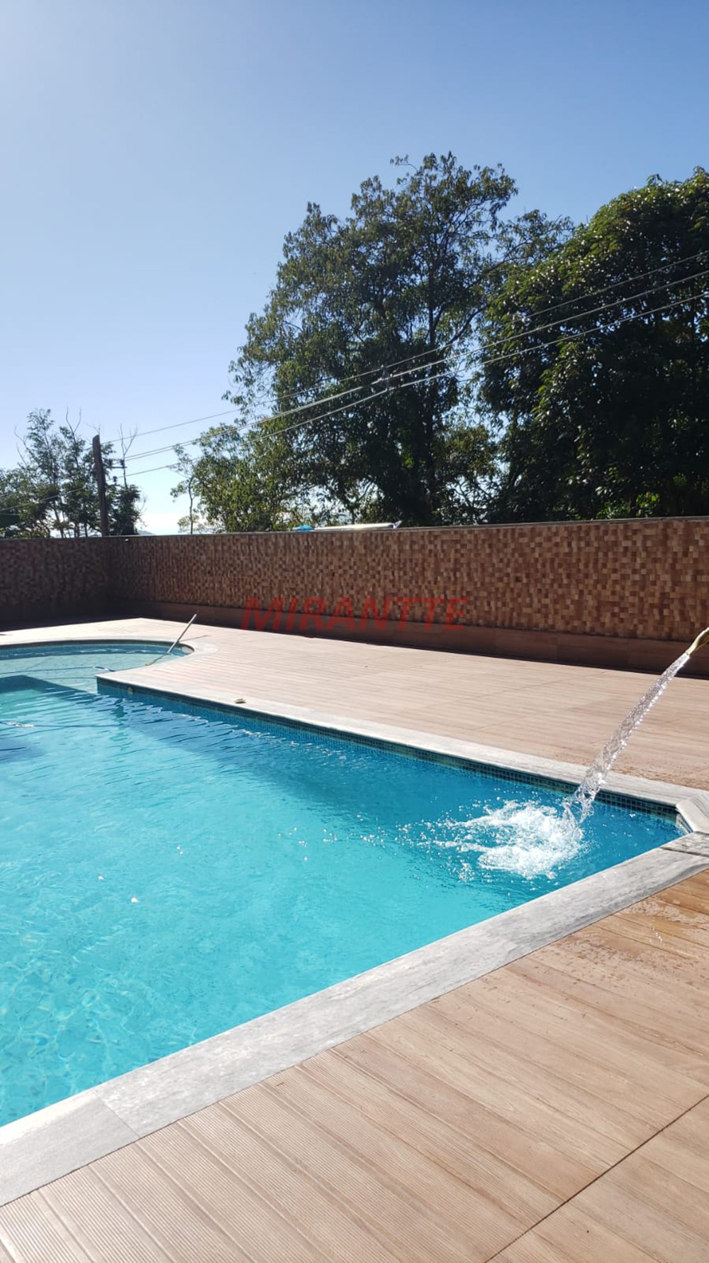 Sobrado de 215m² com 5 quartos em PARQUE PETROPOLIS