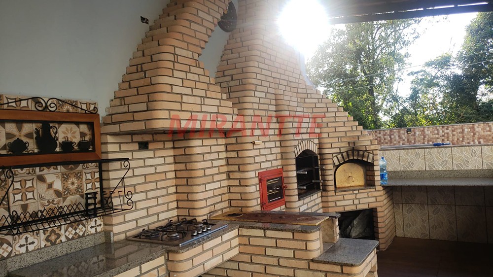 Sobrado de 215m² com 5 quartos em PARQUE PETROPOLIS