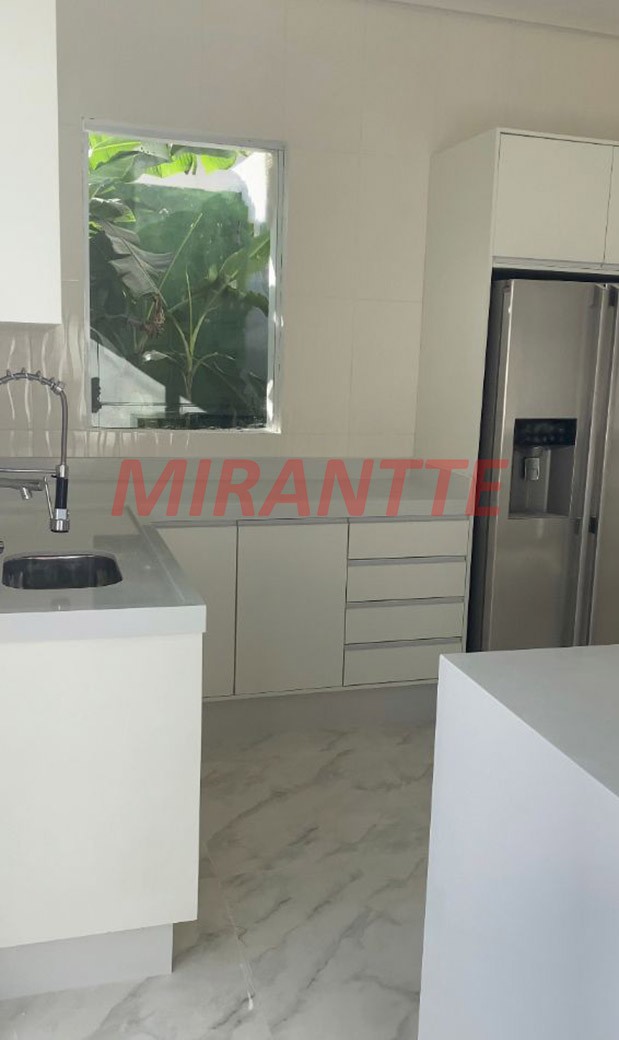 Sobrado de 300m² com 5 quartos em Horto Florestal