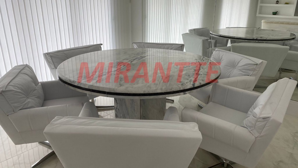 Sobrado de 300m² com 5 quartos em Horto Florestal