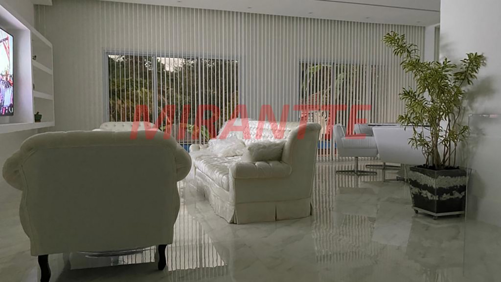 Sobrado de 300m² com 5 quartos em Horto Florestal