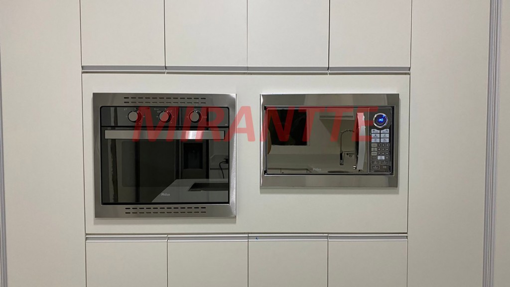 Sobrado de 300m² com 5 quartos em Horto Florestal