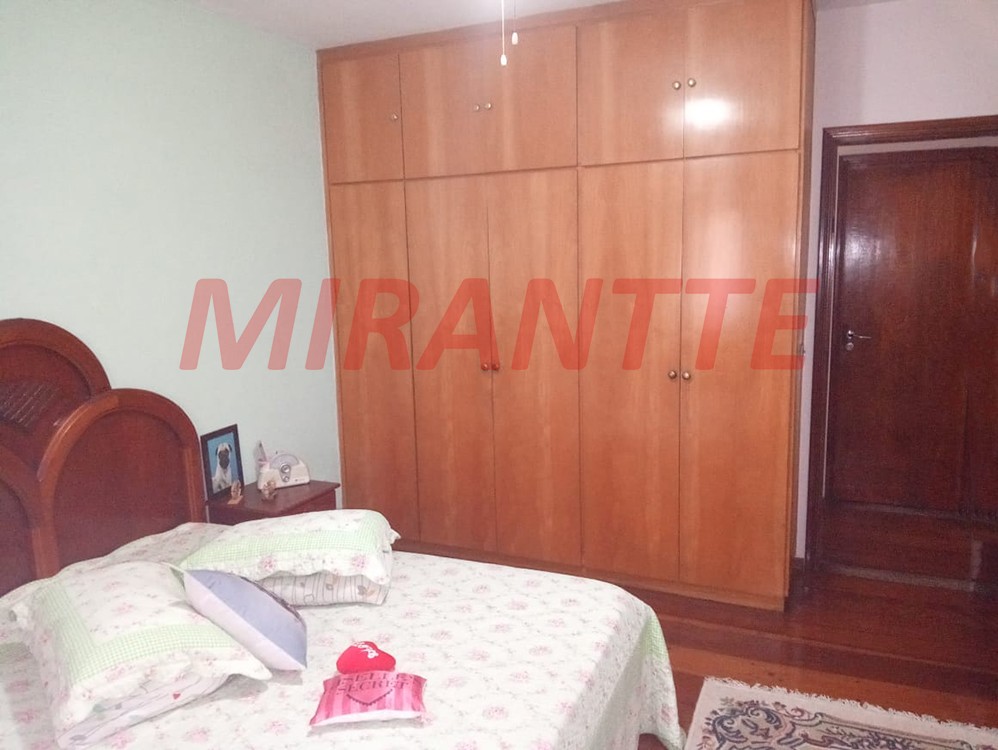 Sobrado de 400m² com 4 quartos em Santa Teresinha