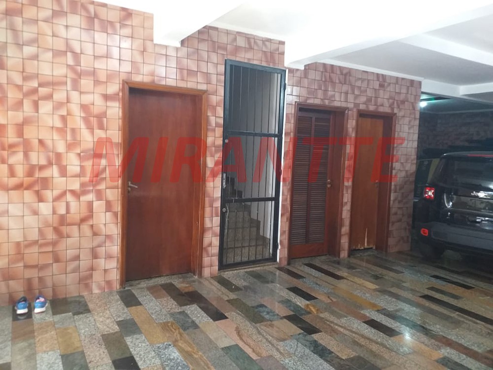 Sobrado de 400m² com 4 quartos em Santa Teresinha