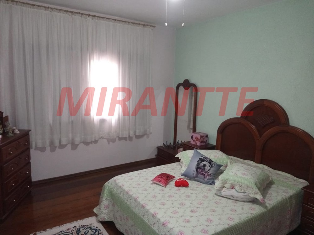 Sobrado de 400m² com 4 quartos em Santa Teresinha