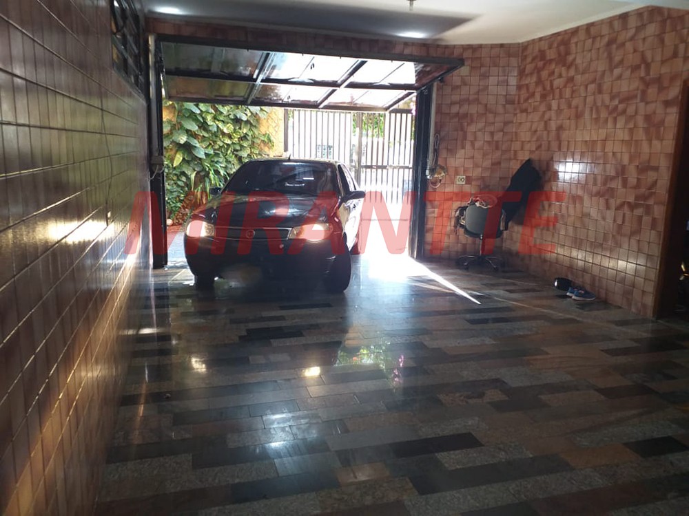Sobrado de 400m² com 4 quartos em Santa Teresinha