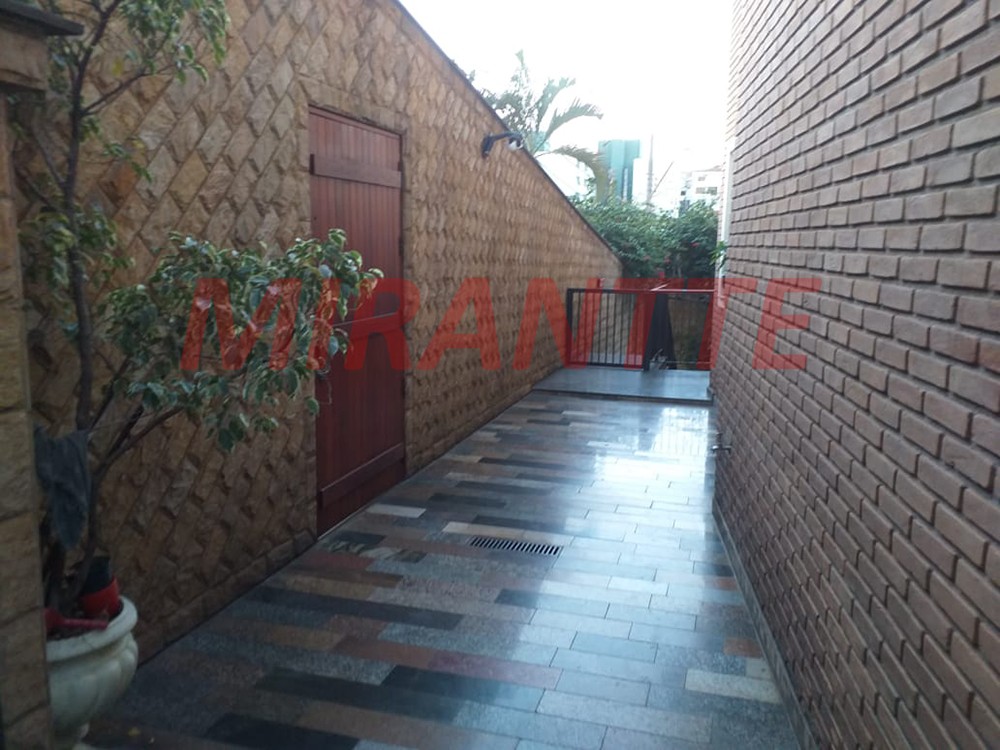 Sobrado de 400m² com 4 quartos em Santa Teresinha
