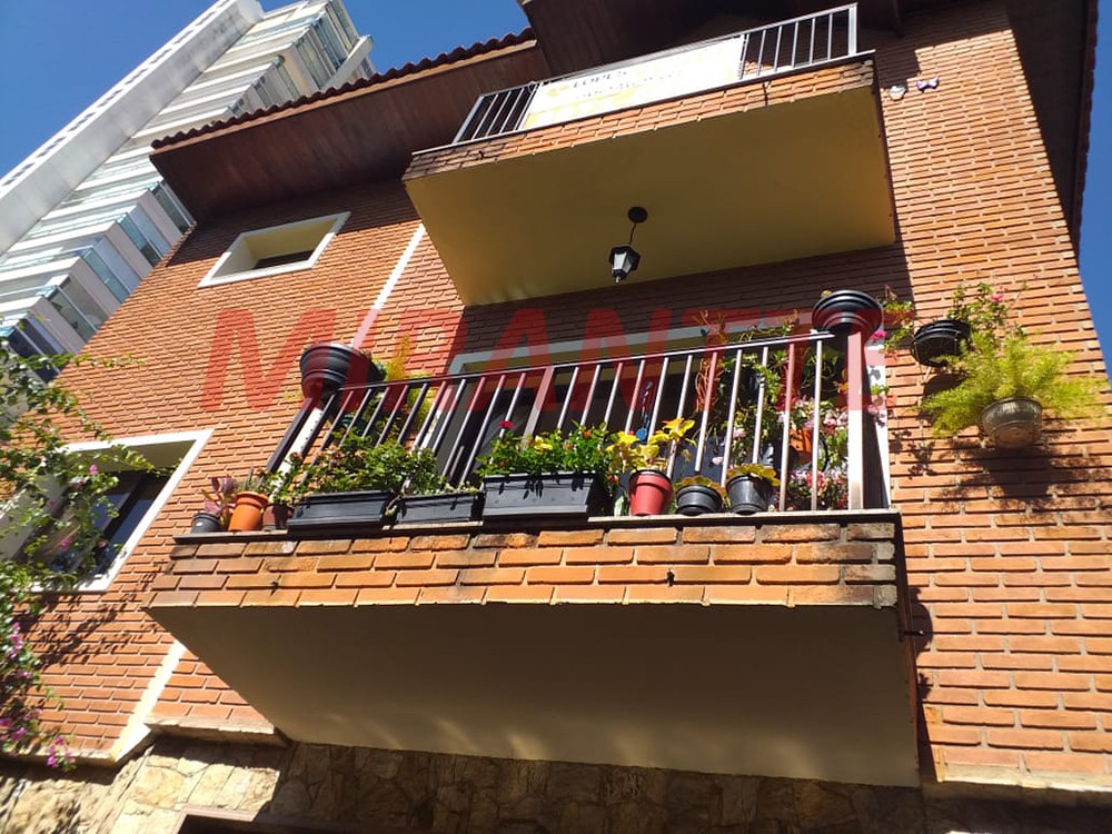 Sobrado de 400m² com 4 quartos em Santa Teresinha