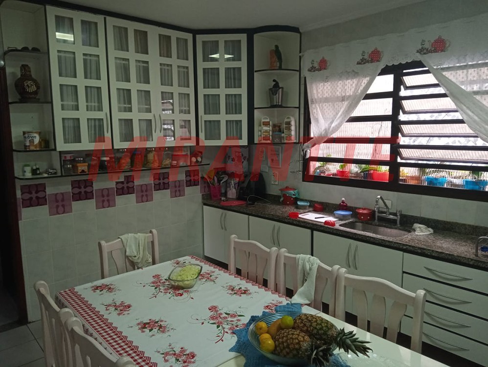 Sobrado de 400m² com 4 quartos em Santa Teresinha