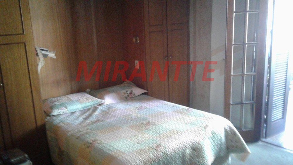 Sobrado de 250m² com 4 quartos em Santana