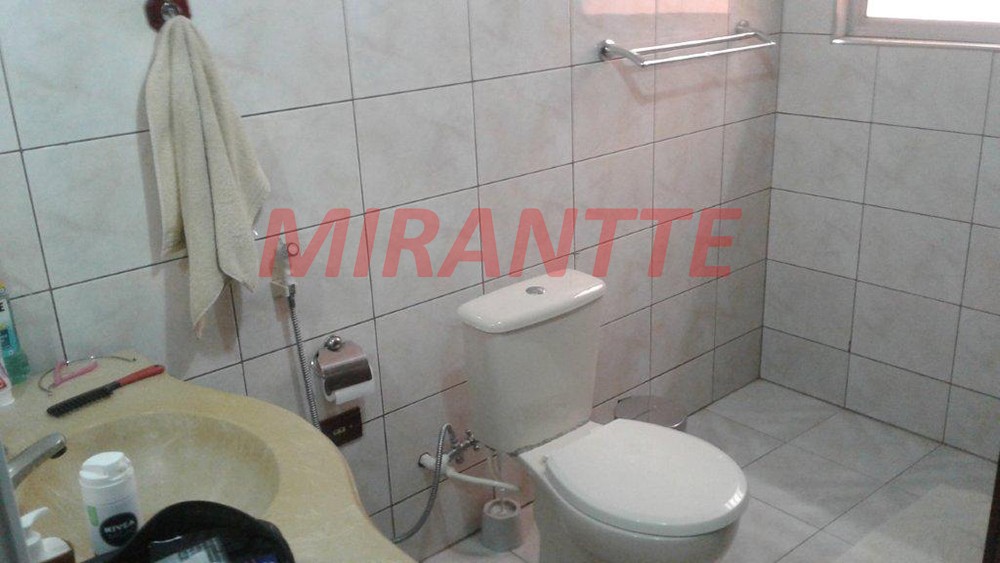 Sobrado de 250m² com 4 quartos em Santana