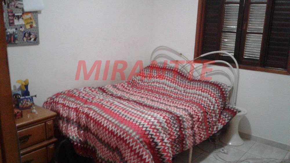 Sobrado de 250m² com 4 quartos em Santana