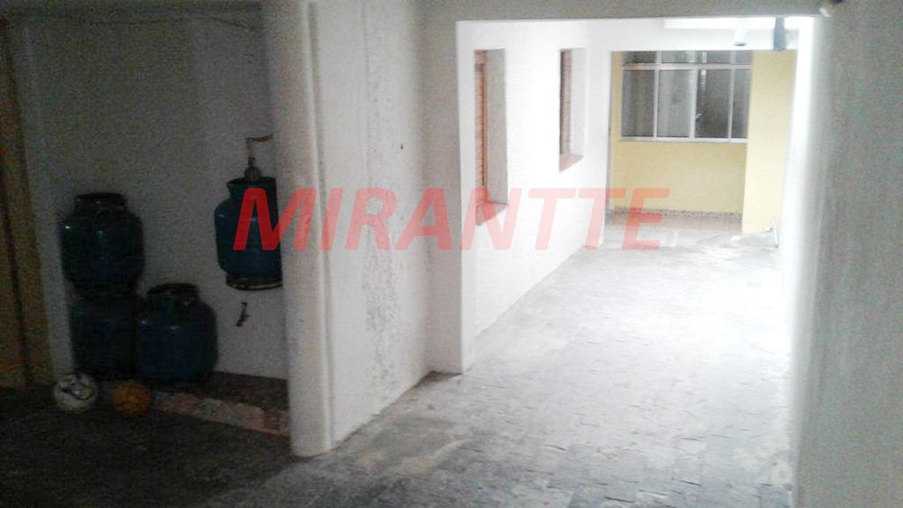 Sobrado de 250m² com 4 quartos em Santana