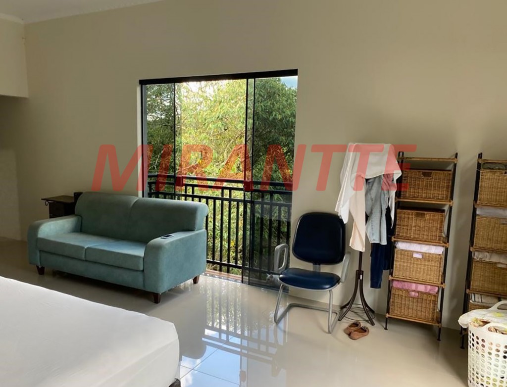 Sobrado de 750m² com 5 quartos em Serra Da Cantareira