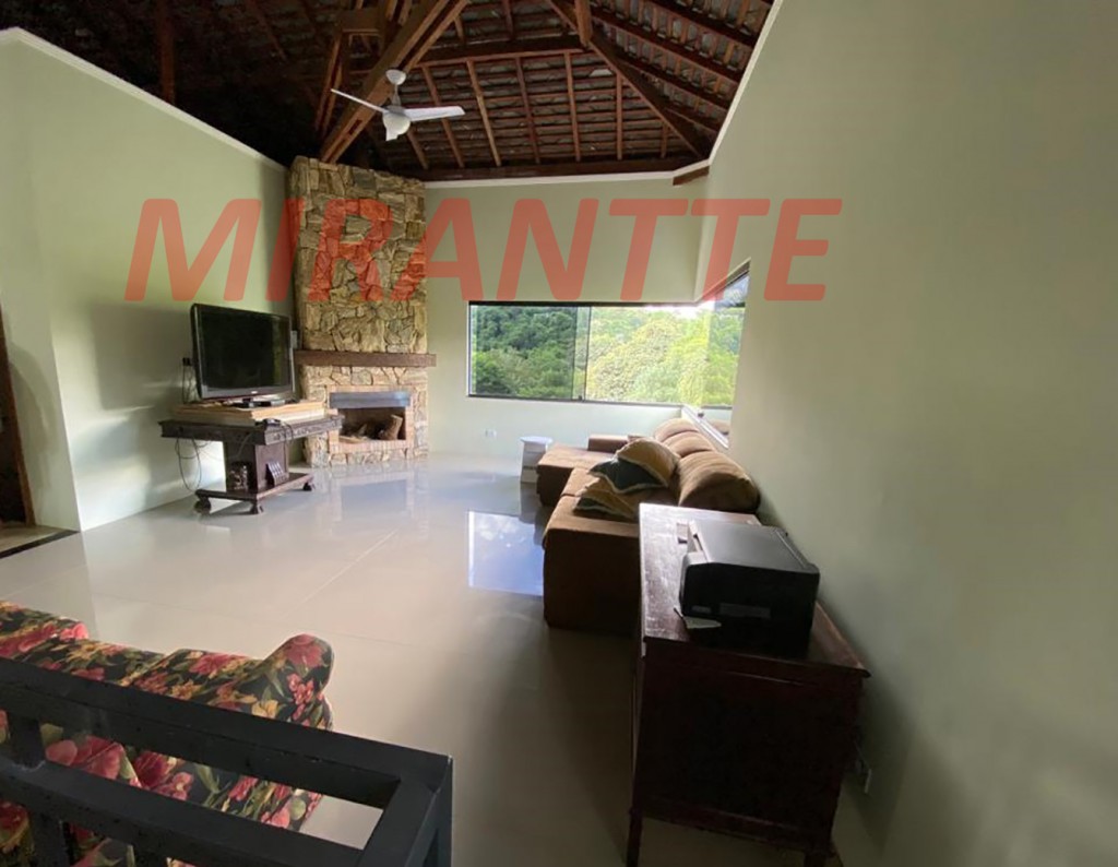 Sobrado de 750m² com 5 quartos em Serra Da Cantareira