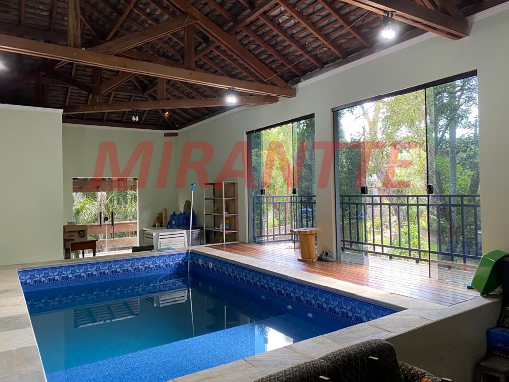Sobrado de 750m² com 5 quartos em Serra Da Cantareira