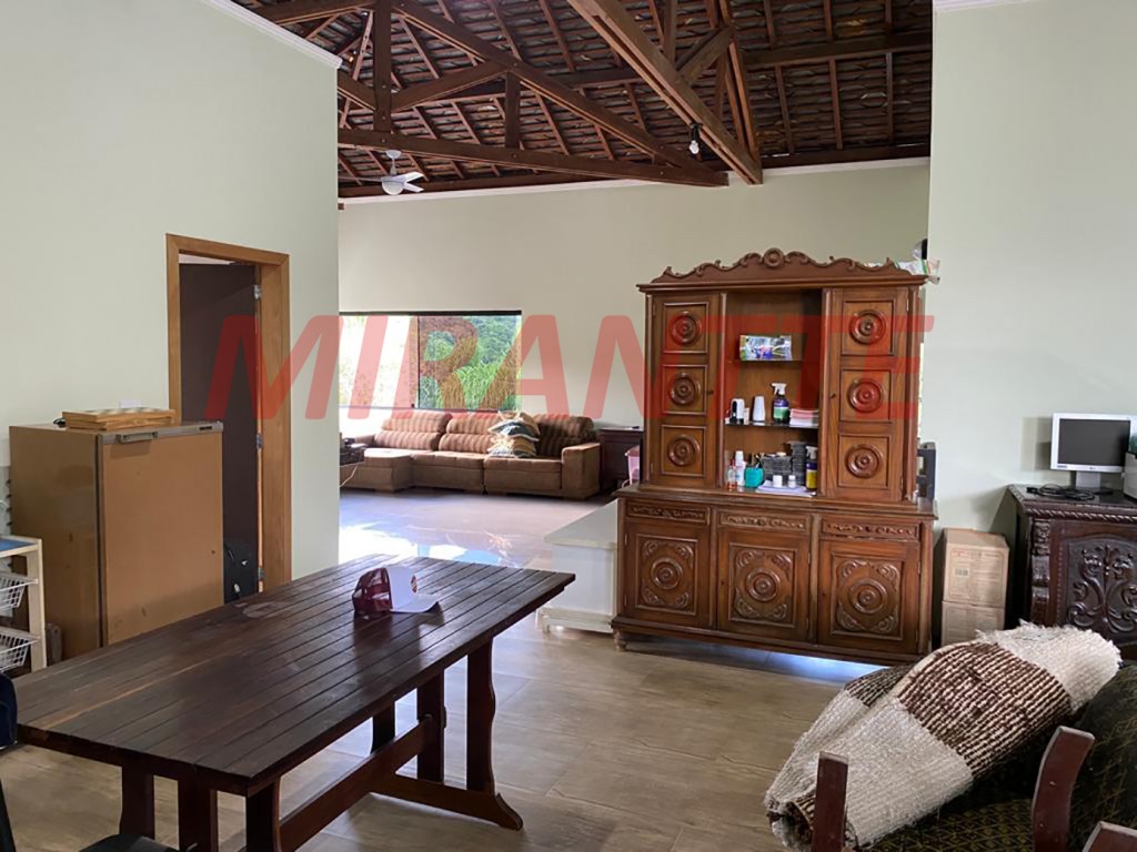 Sobrado de 750m² com 5 quartos em Serra Da Cantareira