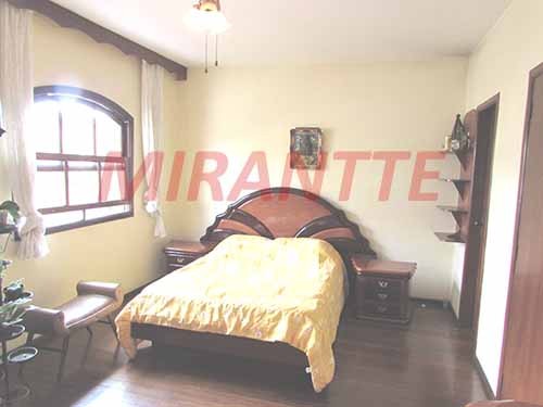 Sobrado de 352m² com 4 quartos em Jardim Brasil