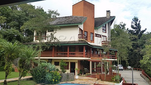 Sobrado de 1508m² com 9 quartos em Serra Da Cantareira