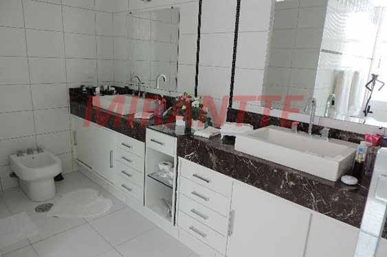 Cond. fechado de 800m² com 4 quartos em Alphaville