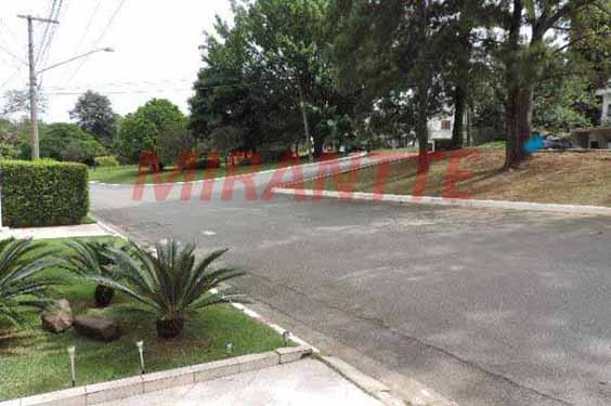 Cond. fechado de 800m² com 4 quartos em Alphaville