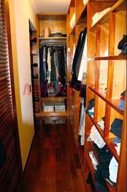 Cond. fechado com 4 quartos em Alphaville