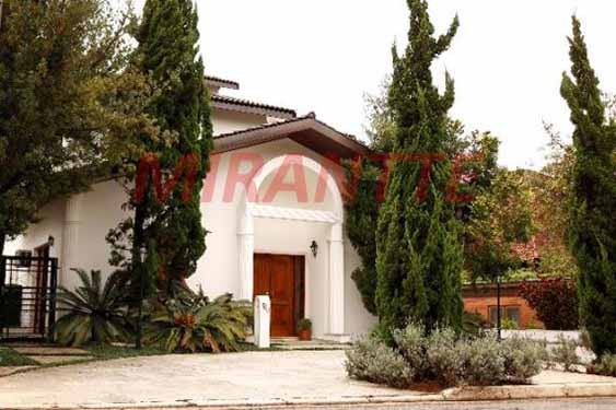 Cond. fechado com 4 quartos em Alphaville